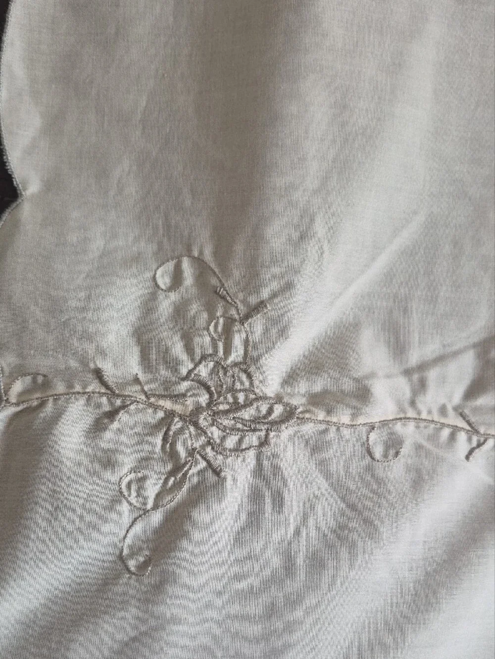 Vintage Off White Embroidered Table Cloth 80 X 63